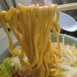 小十郎 - 「ラーメン」野菜マシ（７００円）食べやすい平打ち麺