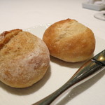 ア・ニュ ルトゥルヴェ・ヴー - フランスパンとライ麦パン　(2012/03)