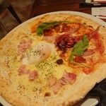 マラッカ - お肉フェスティバルとピッツァカルボナーラのハーフ&ハーフ