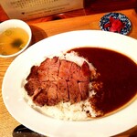 食堂 肉左衛門 - 名物トンテキカレー