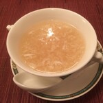 中国レストラン 桃花林 - キヌガサタケ入りフカヒレのスープ