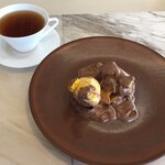 ピエール・エルメ・パリ - 溶けたサンサシオンとテ サティーヌ。