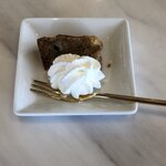 ピエール・エルメ・パリ - サービスのバナナケーキ