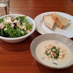オストレア oysterbar&restaurant - 牡蠣フライランチ（スープ・サラダ付） ¥1,390外