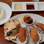 オストレア oysterbar&restaurant - 牡蠣フライランチ（スープ・サラダ付） ¥1,390外