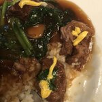 リトル泰興楼 - 肉に辛子等かけてみた。