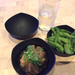 Taishuuizakaya kai - 角煮と枝豆