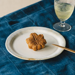 博多屋 - 冷やしもみじ/博多屋自慢のきめ細かな生地は、冷やしても美味しいタルトケーキのようなサクッとした食感となめらかな口どけ