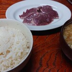 酒童 - ハツとご飯とかき玉のお味噌汁 ご飯はちょっと残念。