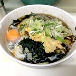 きぬそば - 春菊そば（380円）＋生玉子（50円）