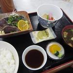 加茂屋 - かつおたたき定食1250円