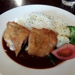 Bistro&Bar Bar.C - ポークチーズカツレツデミグラスソース９８０円