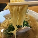 をっちゃんラーメン - 麺