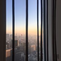 ザ タヴァン グリル＆ラウンジ - 
