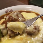 欧風カレー ボンディ - ルゥの表面のチーズがトロ･･･あれ、伸びない(￣▽￣;)