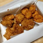 Kentakki Furaido Chikin - とりの日パック（ナゲットは別の袋に入ってましたが、分かりやすいように取り出した状態。それとケチャップも付属しました）