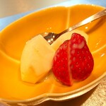 割烹 いま村 - デザート→フルーツ練乳がけ