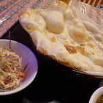 ロイヤル ナン カレー - 美味しい　ナン