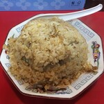 一平飯店 - キャーーー！！！チャーハン！¥600。
            
            通常サイズでも他店での大盛りくらいは軽くある。
            
            昔っからガッツリ系ではあったけど、今もソコは変わらずってのはイイな^^
            
            
            