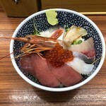 海鮮丼の駅前 - 