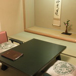 海石榴 - 和室。テレビあり。食事もここ。