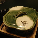 海石榴 - 椿がモチーフ