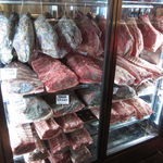 Tsui-teru! - ドライエイジング専用の熟成庫に吊り下げられた肉、肉、肉！！1