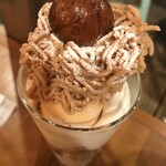 CAFE BEATO - モンブランパフェ。上から。