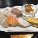鮨なかやま - ８貫の寿司