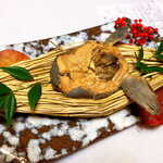 料亭 能登新 - 川煮。鮭をぶつ切りにして味噌汁で煮立てた、伝統ある一品