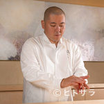Azabu Juuban Hatano Yoshiki - 魚の「おくりびと」として最上の鮨を仕上げる。