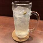 spice料理と酒 kagura - シークワーサー、オレンジピール、コリアンダーのジン