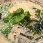 Kuu - 春三昧　白胡麻うどん950円