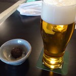 かんだやぶそば - 生ビール（エビス）。味噌が付いてきます。