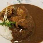 まめ蔵 - チキンカレー近影
                                鶏の臭みがちゃんと抜けていない？カレーもあまり好みではなかったかもー