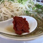 ラーメン 福 - スタミナ辛子　投入♪