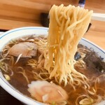 ぺこちゃん食堂 - ラーメンセットA(ラーメン、半チャーハン、お新香)@800円大盛り+200円のラーメン