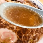 ぺこちゃん食堂 - ラーメンセットA(ラーメン、半チャーハン、お新香)@800円大盛り+200円のラーメン