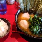 家系ラーメン 稲葉家 - 味玉ラーメン＋ライス小