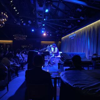 モーション・ブルー・ヨコハマ_2