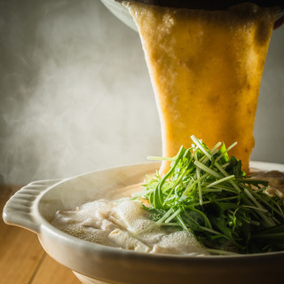 【名物】自然薯とろろもつ鍋！豪快に仕上げる自然薯の滝！！