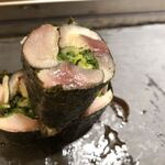 Sushi Bar にぎりて - 〆さばの海苔巻き