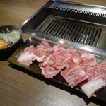 Oumigyuuyakiniku Hyakuichiya - 近江牛カルビとすき焼きダレ