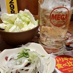 鳥貴族 - 親鶏炙り焼-塩ポン酢味-、キャベツ中盛、メガハイボール