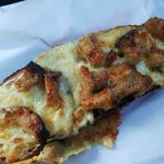 メゾン ムラタ - ３種のチーズのタルティーヌ  270円
      ほんとボリュームがあり、チーズたっぷりで
      美味しいです！