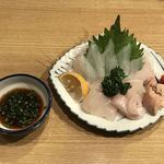 居酒屋勢人 - カワハギとヒラメの刺身(900円)