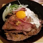 TOKYOのへそ - 名物！ローストビーフ丼（並）