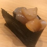 すが弥 - 小柱の軍艦。海苔は丸山の彦兵衛。コントビです。香りが最高！