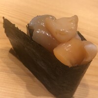 すが弥 - 小柱の軍艦。海苔は丸山の彦兵衛。コントビです。香りが最高！