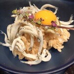 ろっかん - 沖島の氷魚 on 赤酢飯